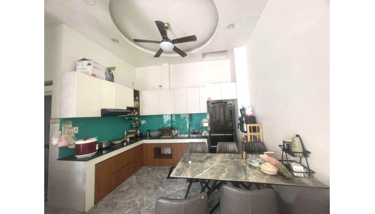 Bán Nhà 4 Tầng Hẻm Xe Tải 52m2 _5.2x10 chỉ hơn 5 tỷ Gần Tô Ngọc Vân Tam Phú Thủ Đức Vào Ở Ngay